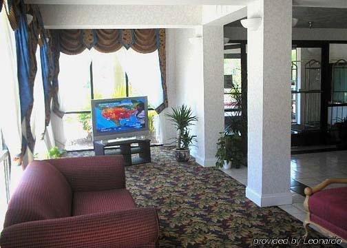 Econo Lodge Inn & Suites Diamondhead Interior photo